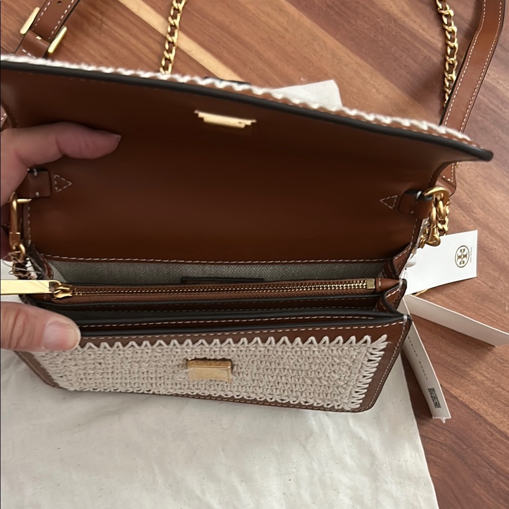 BNWT Tory Burch Elegant Brown and Cream Crossbody - Picture 7 of 9